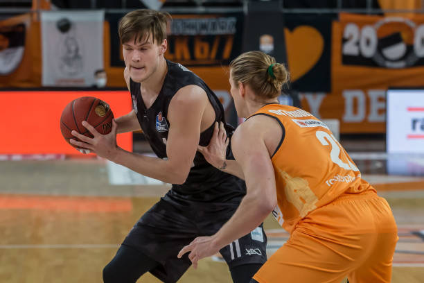 尽管过去一 尽管过去一