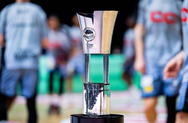 而在红色主 而在红色主